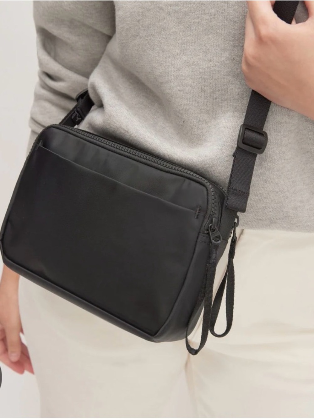 Everlane THE RECYCLED NYLON CAMERA BAG in Black